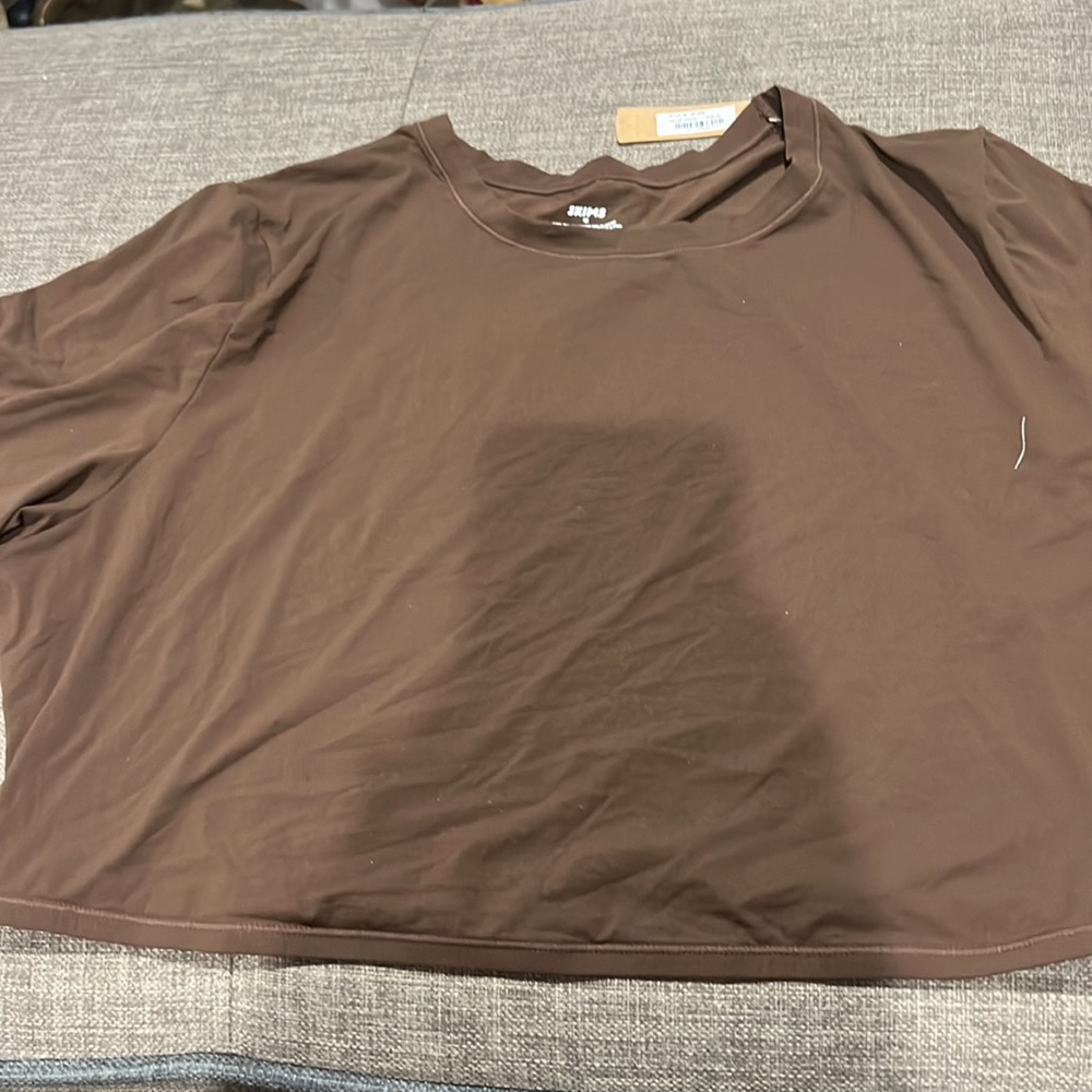 SKIMS SUPER CROPPED T-SHIRT - Picture 5 of 10